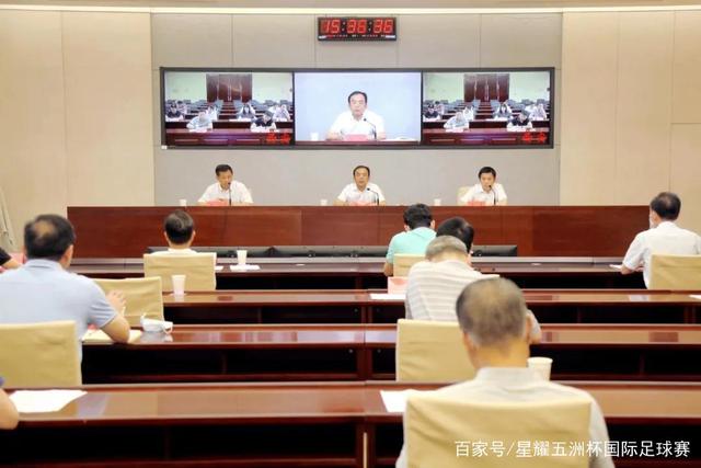 中国体操女队20年后再夺世锦赛金牌 12套动作完美无瑕
